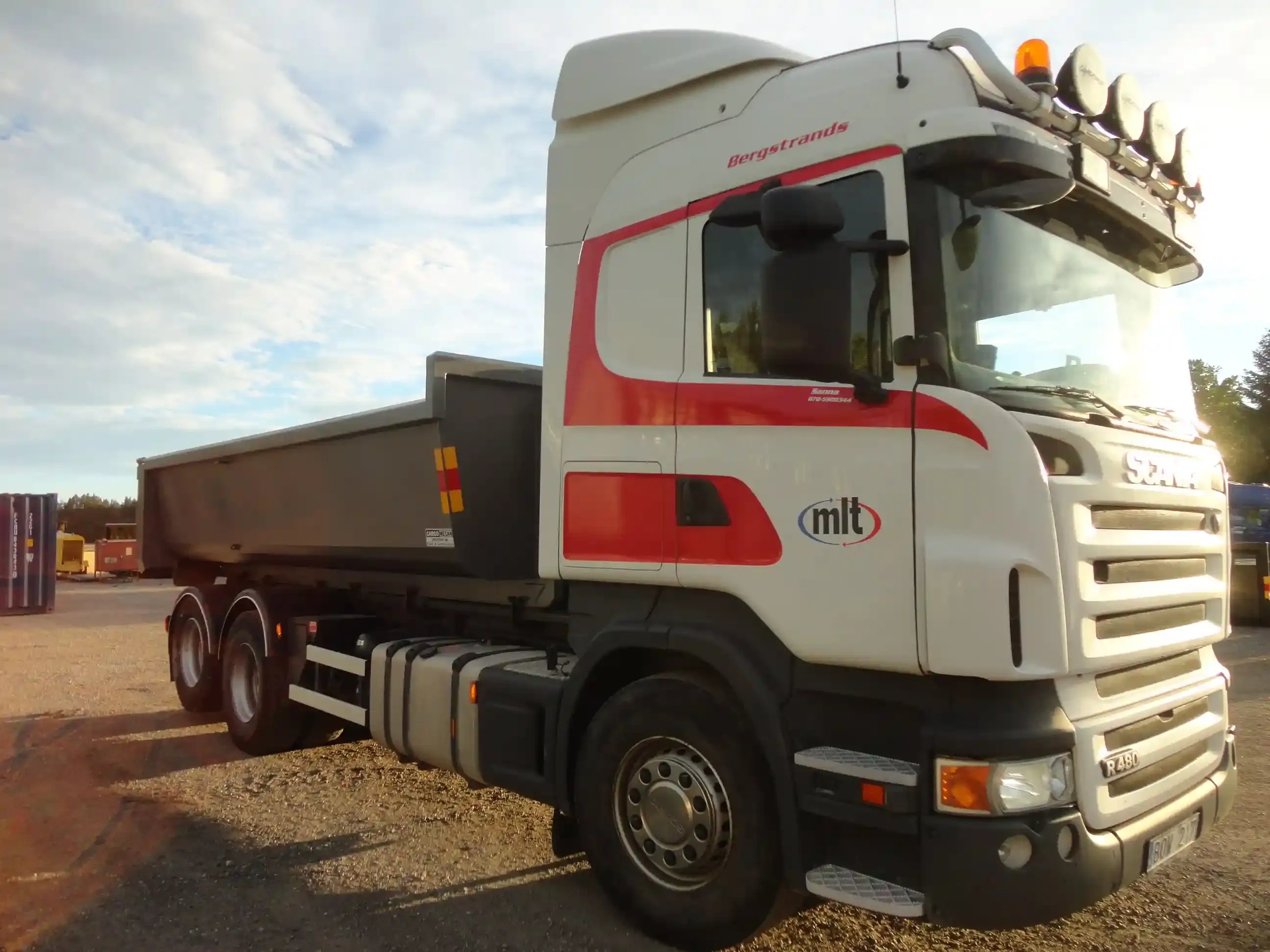 Gratt och Rott flak pa bil 005